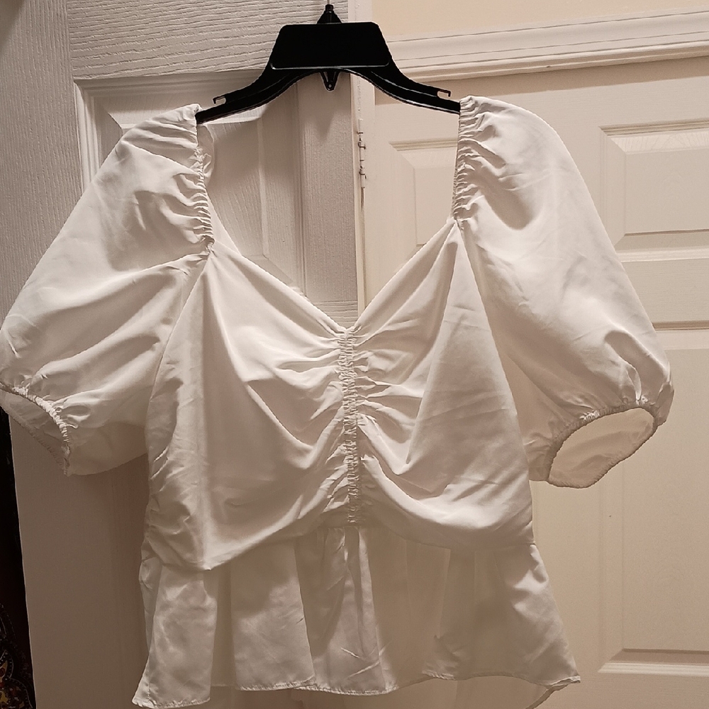 Express Ivory Ruched Puff Sleeve Blouse